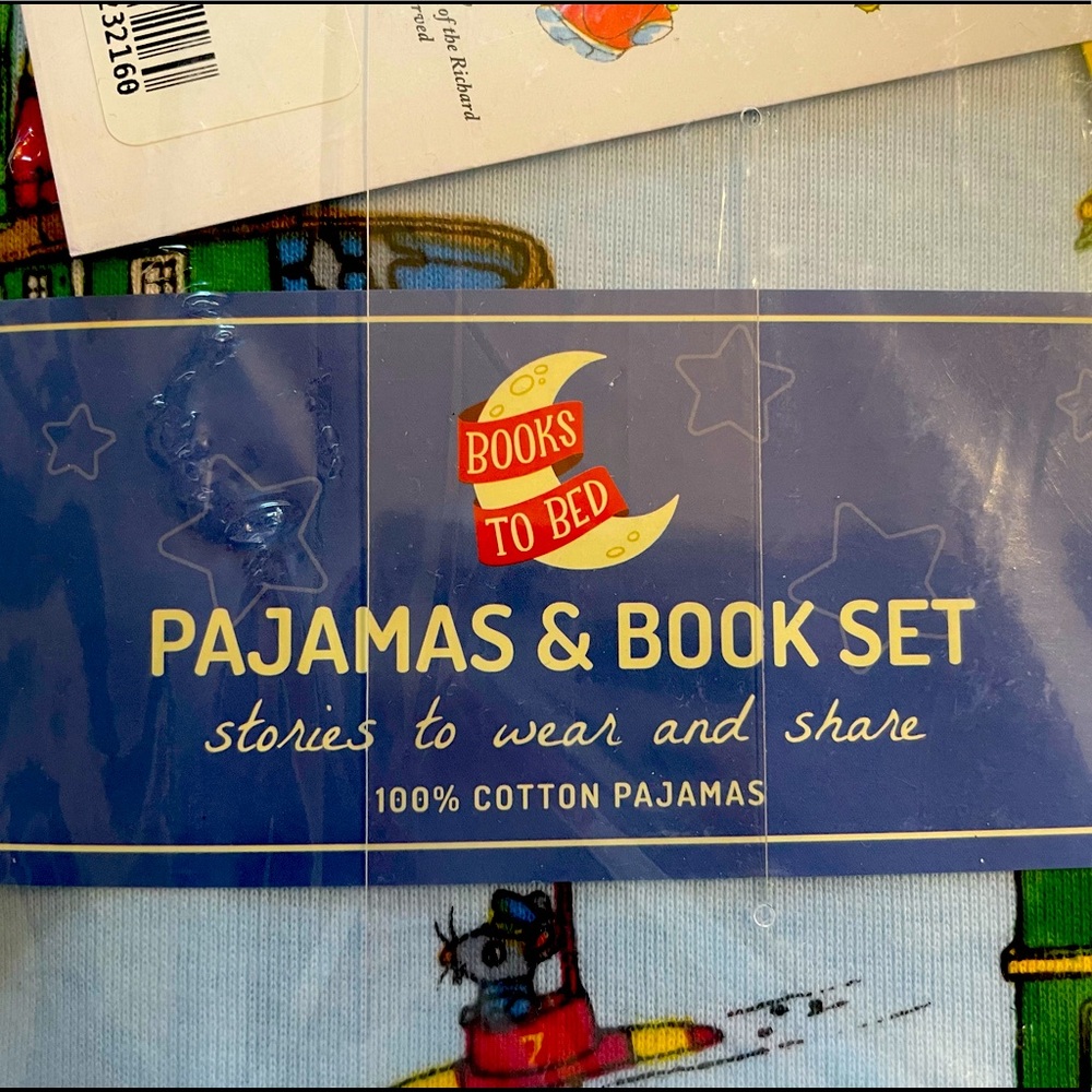 Richard Scary Books to Bed Pajama & Book Set
